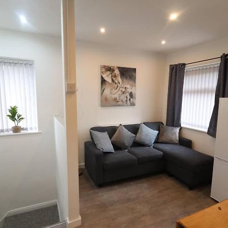 Cosy Two Bedroom First Floor Apartment Birmingham Exteriér fotografie
