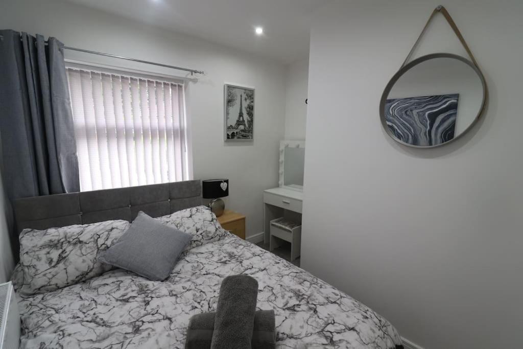 Cosy Two Bedroom First Floor Apartment Birmingham Exteriér fotografie